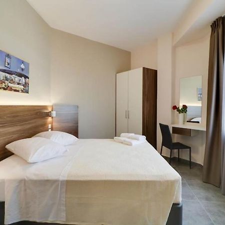 Hotel Continent Гагра Екстериор снимка