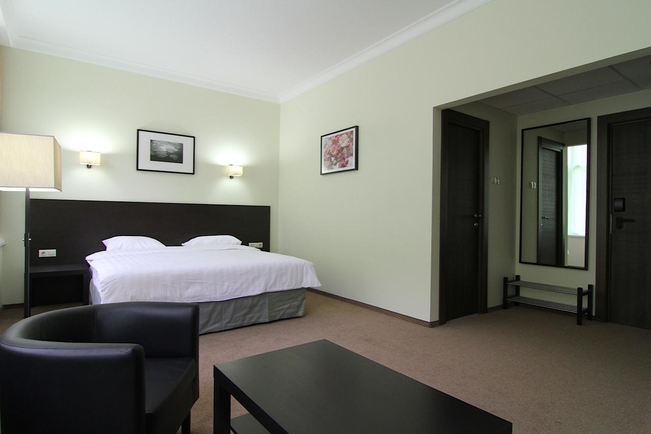 Hotel Continent Гагра Екстериор снимка