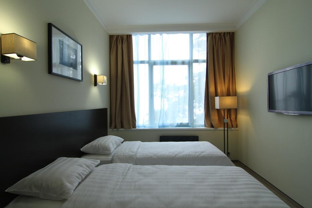 Hotel Continent Гагра Екстериор снимка