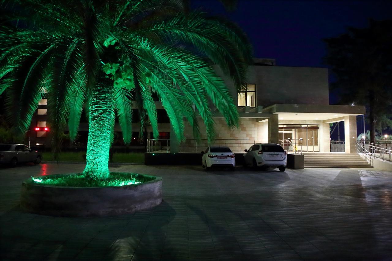 Hotel Continent Гагра Екстериор снимка