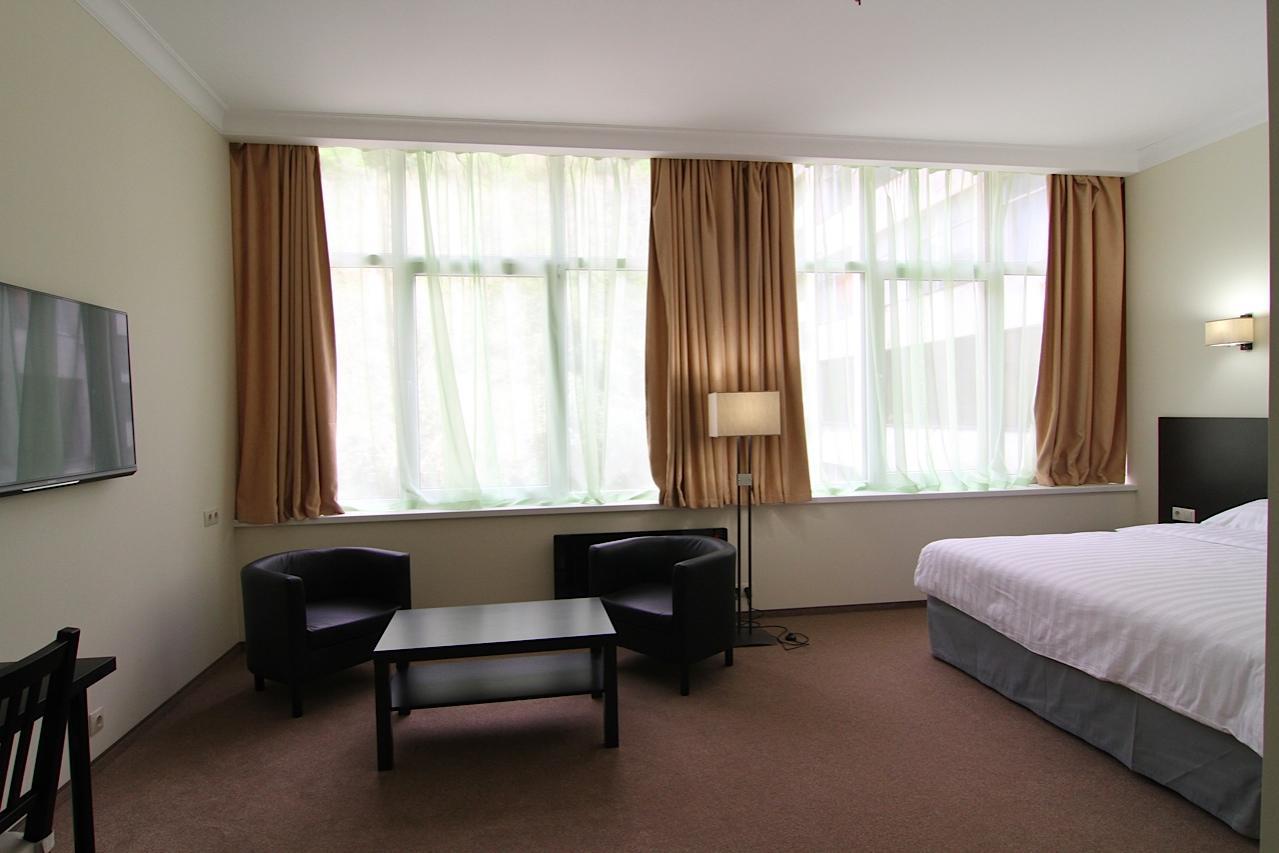 Hotel Continent Гагра Екстериор снимка