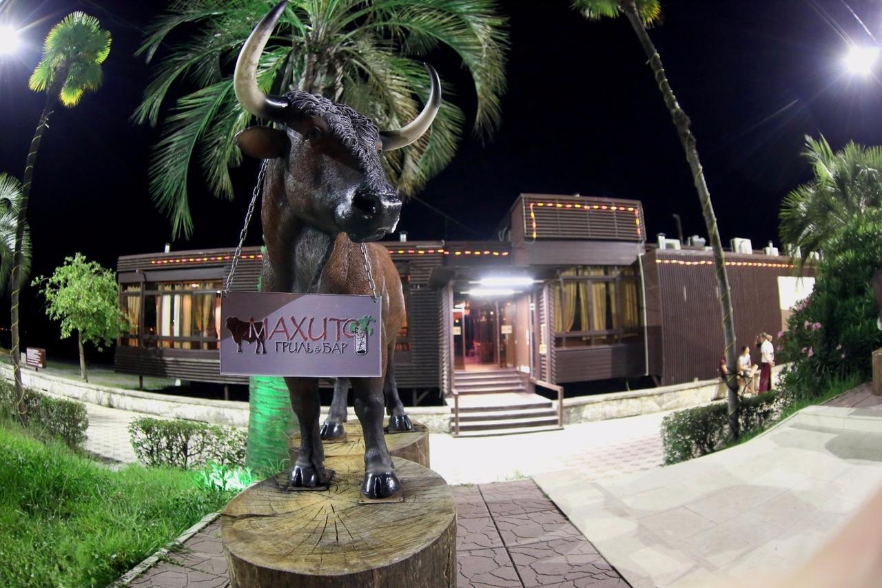 Hotel Continent Гагра Екстериор снимка
