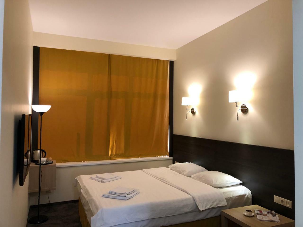 Hotel Continent Гагра Екстериор снимка